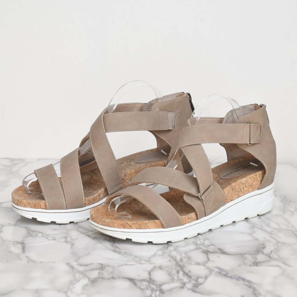 Adrienne Vittadini Sport Cables Platform Sandal Wedge Taupe Size 9.5